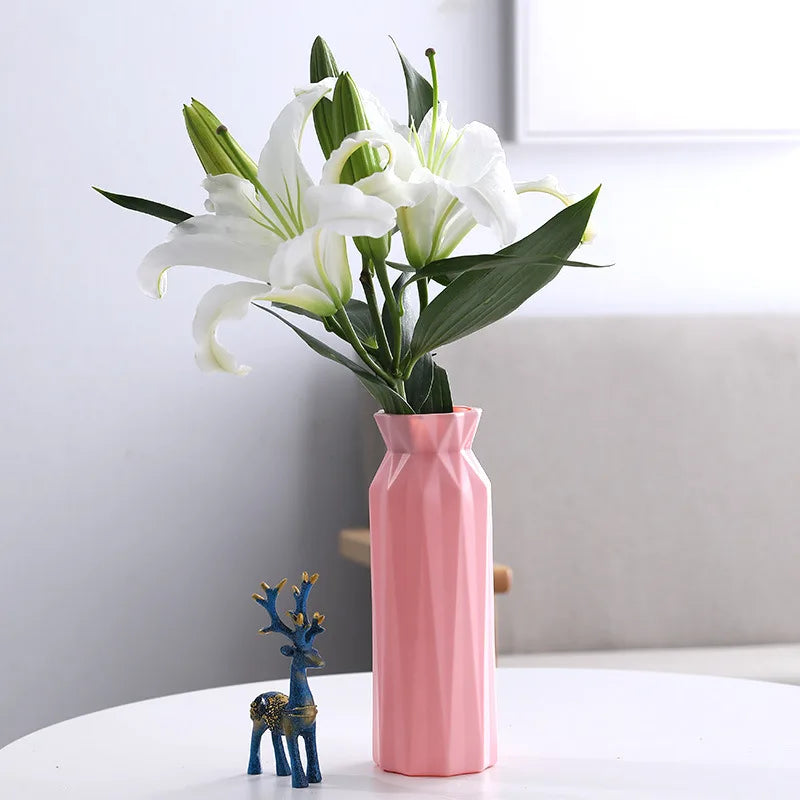 Modern Flower Vase - Martine's Bazaar