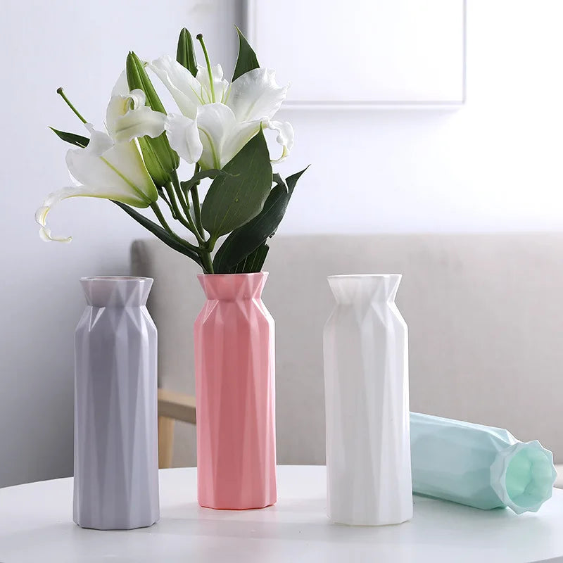 Modern Flower Vase - Martine's Bazaar