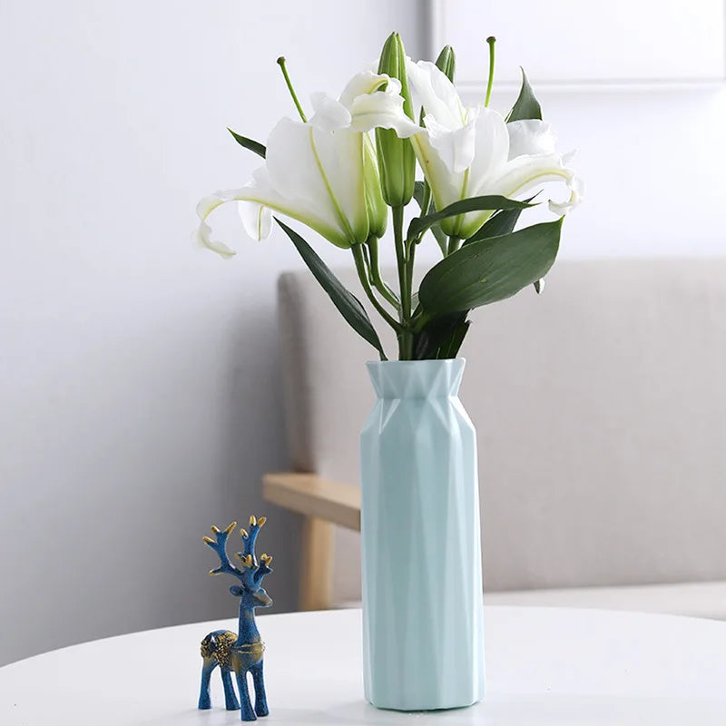 Modern Flower Vase - Martine's Bazaar